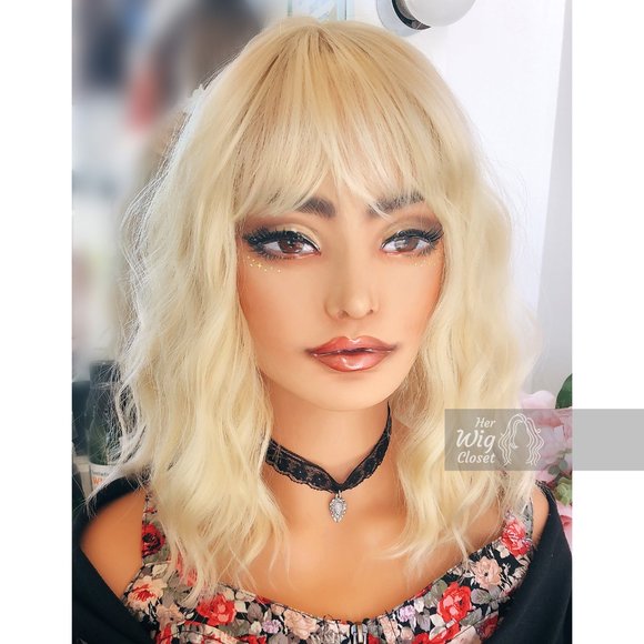 12" Atomic Blonde Wavy Wig with Bangs | Amanda - Picture 2 of 10